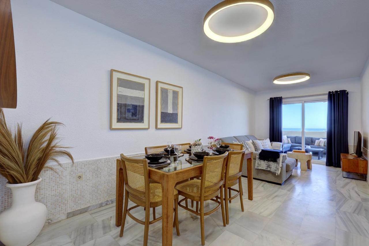 Front Row Penthouse On Carvajal Appartement *
